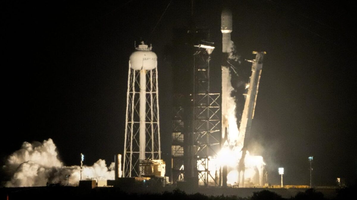A SpaceX Falcon 9 rocket lifts off from pad 39A with a payload of a pair of lunar landers at the Kennedy Space Center in Cape Canaveral, Fla., Jan. 15, 2025.