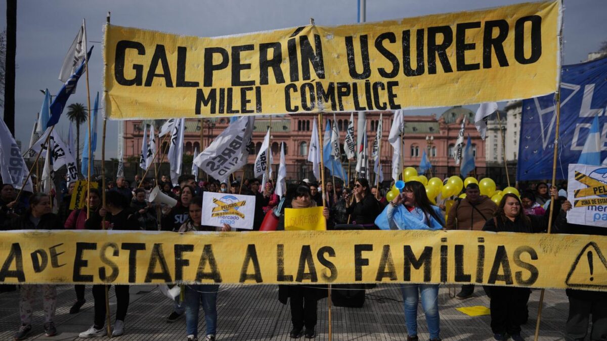 Young Argentines are struggling with mounting debt as borrowing increasingly becomes a way to cover food and other everyday expenses.